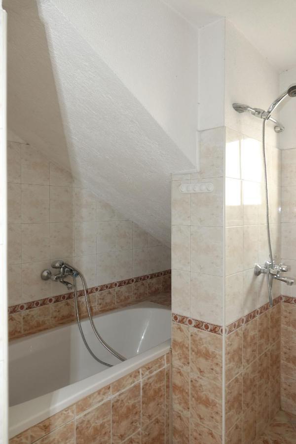 Семеен Хотел Орфей Teshel Exterior foto