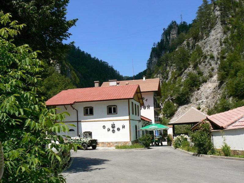 Семеен Хотел Орфей Teshel Exterior foto