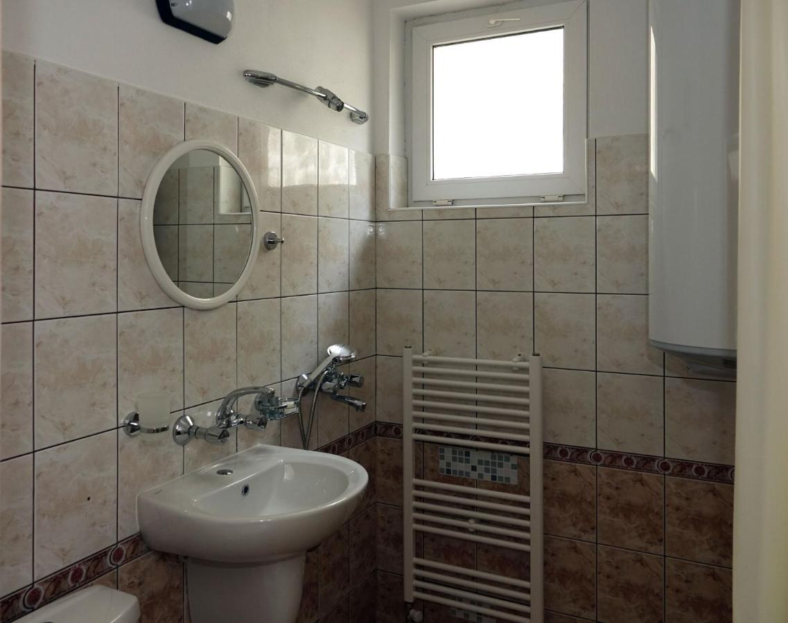 Семеен Хотел Орфей Teshel Exterior foto