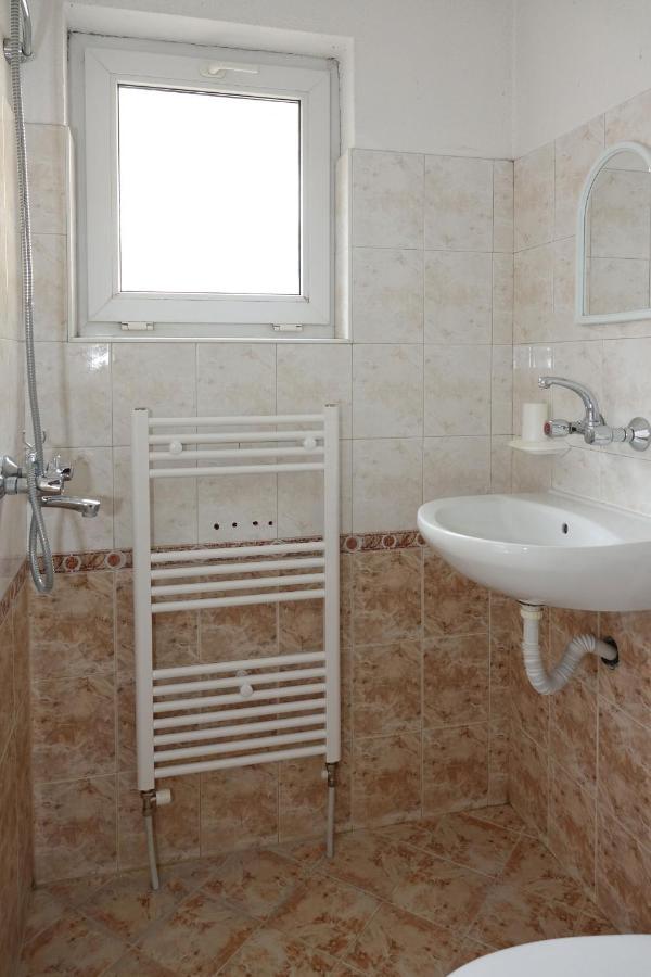 Семеен Хотел Орфей Teshel Exterior foto