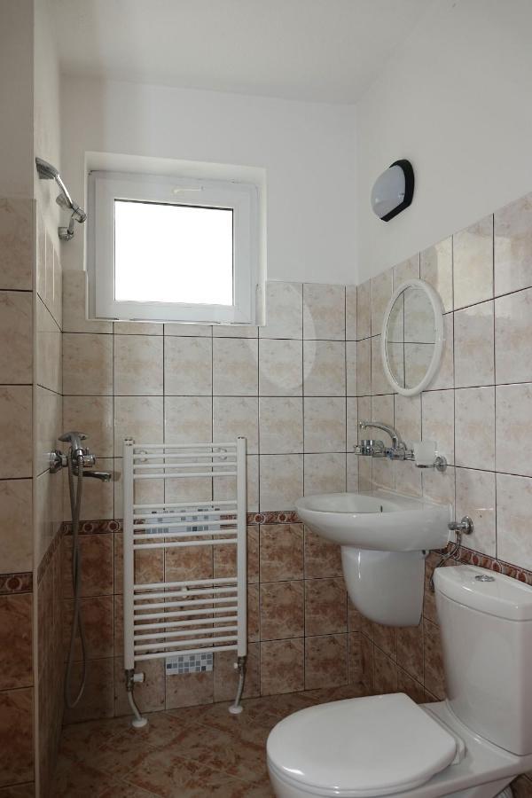 Семеен Хотел Орфей Teshel Exterior foto
