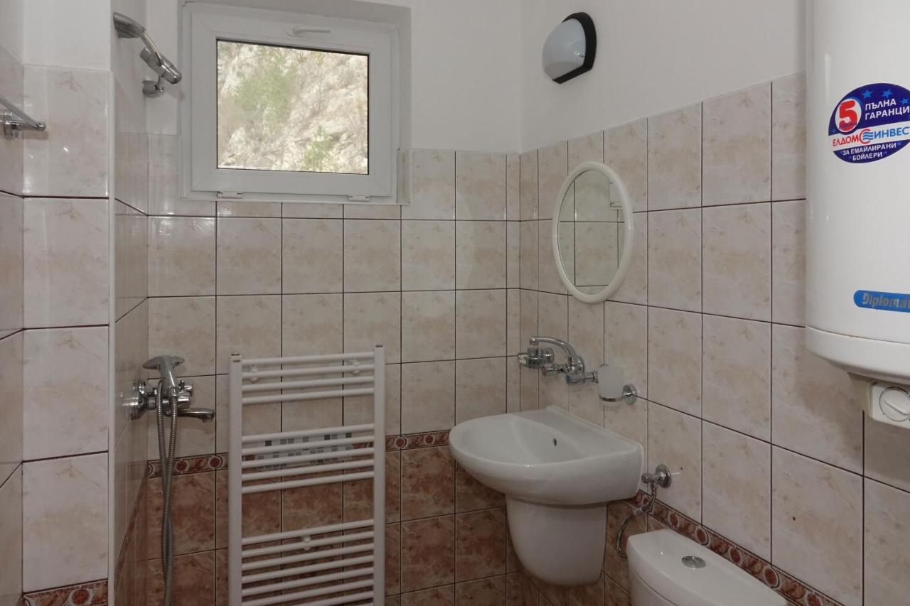 Семеен Хотел Орфей Teshel Exterior foto