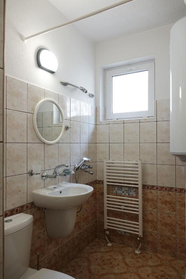 Семеен Хотел Орфей Teshel Exterior foto