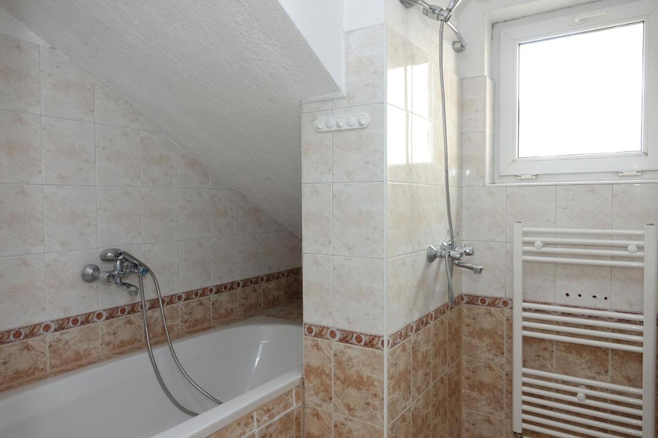 Семеен Хотел Орфей Teshel Exterior foto